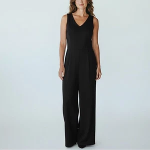 Blue Les Copains Women's Black Wide Leg Jumpsuit V-Neck Pockets NWT Elegant 12 - Picture 1 of 7