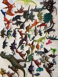 Enorme lote de 60 figuras, gomas de borrar, chinosaurios de juguete de dinosaurio - Imagen 1 de 12