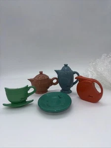 Fiesta Magnets 1940s Collection Set of 5 Accessories Fridge Retro - Picture 1 of 5