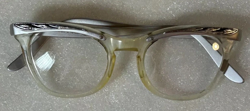 Armações de óculos Shuron 5.5 retrô olho de gato década de 1950 amarelo e tom prateado vintage - Imagem 1 de 4