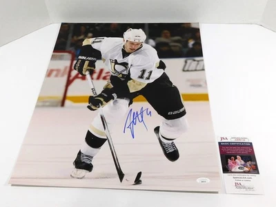 Jordan Staal Signed 16 x 20 Color Photo Penguins JSA Auto AR90718 - Image 1 of 3