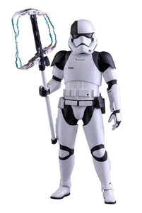 Movie Masterpiece 1/6 First Order Stormtrooper Executioner Action Figure HotToys - Picture 1 of 7