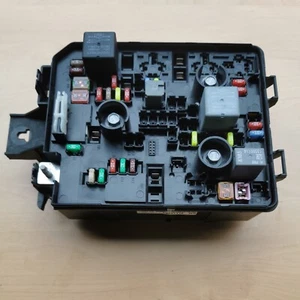 FUSE BOX FOR OPEL VAUXHALL ADAM (12-19) 1.2 16V (51KW) BER. 3P/B/1229CC 2013 - Picture 1 of 4