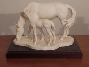 GOEBEL Baviera W Alemania MARE POTRO Caballo Porcelana Blanca Limitada 950 Hecho FIRMADO - Imagen 1 de 9