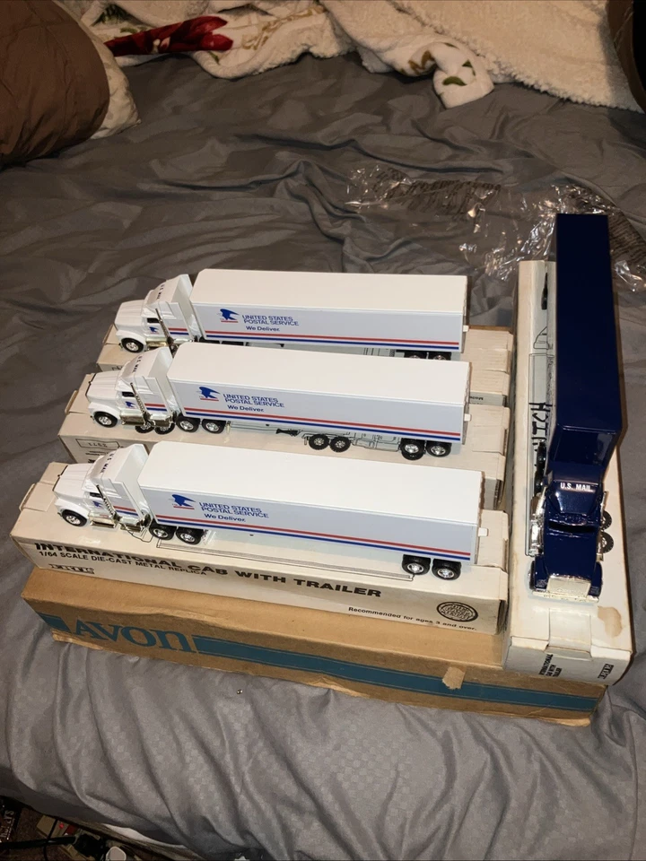 Lot Of 3 Mint & 1 Broken ERTL INTERNATIONAL CAB WITH TRAILER U.S. POSTAL SERVICE - Image 1 of 4