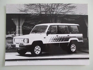 Isuzu Trooper 5-türig Station Wagon Original Foto Werkfoto Pressefoto Photo - Picture 1 of 2