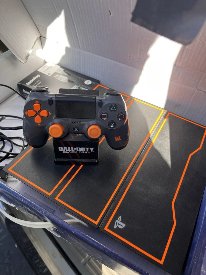 Disco duro Block Ops III Sony PS4 2TB con controlador y base de carga Foto 1 de 1
