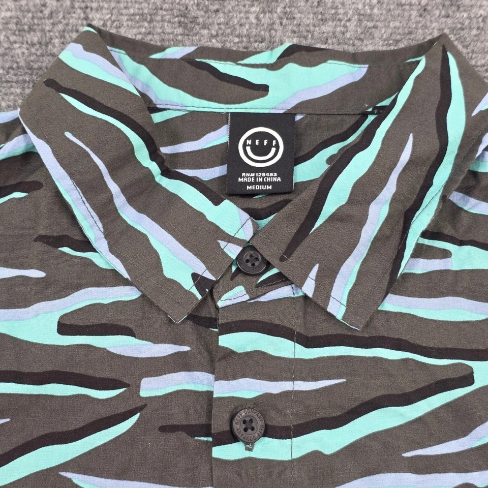 Camisa Neff Abotonada Mediana M Camuflada Estampado Onda Manga Corta Informal Para Hombre Foto 1 de 4