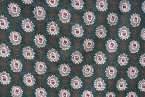 3 YARDS cotton medallion roses green background 45" wide - Picture 1 of 2