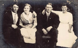 Postal: RPPC dos parejas guapas, años 1910, sin publicar - Imagen 1 de 2