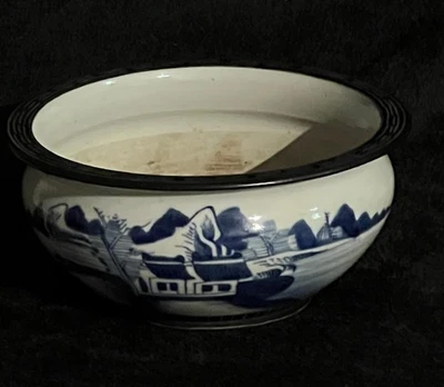 Antiguo incensario chino de porcelana Chia-Ch'ing azul cobalto y blanco Foto 1 de 4