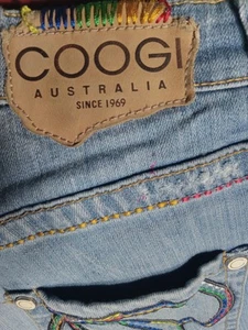 Coogi Embroidered Women’s Denim Jeans Size 9/10 EUC - Picture 1 of 10