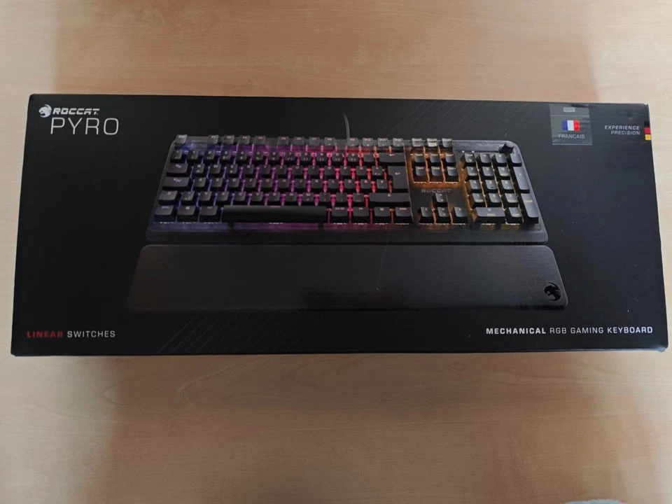 Roccat Pyro - Mechanical Gaming Keyboard with RGB Lightning French Layout AZERTY - Image 1 of 4