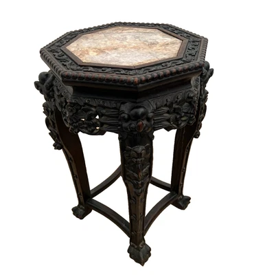 Antigua mesa con soporte para plantas, celosía floral tallada a mano, tapa de mármol, caoba oscura Foto 1 de 4