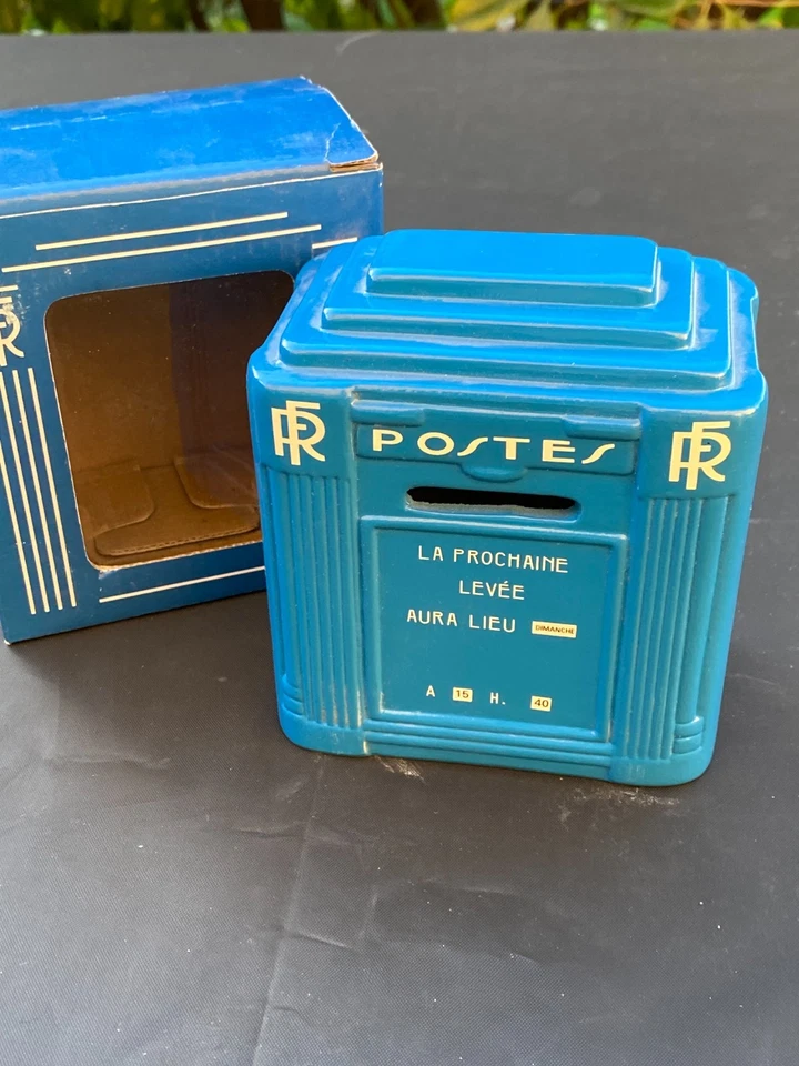 BOITE A LETTRE MINIATURE " modèle 1930 "CERAMIQUE + BOITE POUR POUPEE ANCIENNE - Photo 1/4