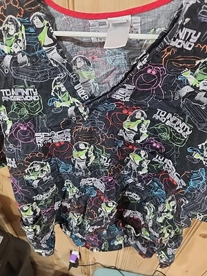 Blusa Médica Buzz Lightyear Negra Cherokee XL Tooniforms Foto 1 de 2