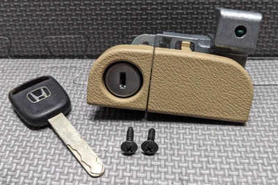 Honda Odyssey 2005-2010 beige bronceado guantera bloqueo pestillo manija con llave OEM Foto 1 de 4
