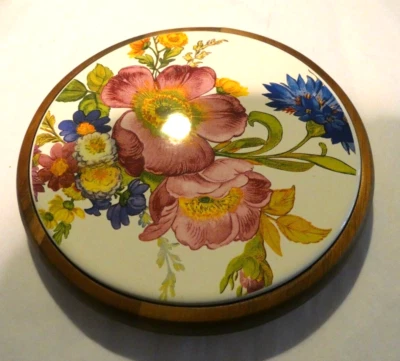 MACKENZIE-CHILDS MERCADO DE FLORES BLANCAS Y REMACHE DE MADERA DE ACACIA, NUEVO Foto 1 de 2