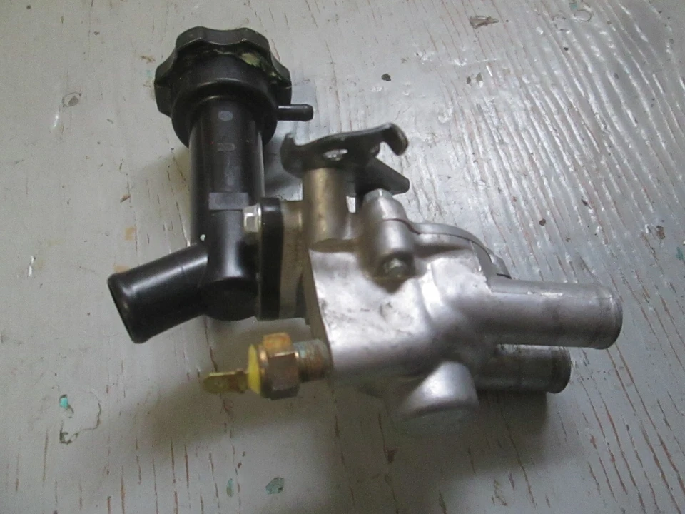 Montaje de tapa y cuerpo termostato Kawasaki EN500 Vulcan 16160-1138 / 16160-1170 Foto 1 de 4