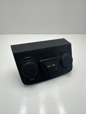 CONSOLE CENTRAL AUX USB iPOD PORTA 84620-3S200 HYUNDAI SONATA 2011-2015 B222-05 - Imagem 1 de 4