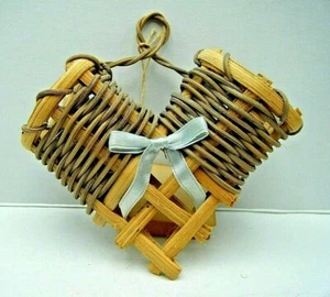 Collectible Vintage Small Hand Woven Hanging Open Heart Basket Pockets - Picture 1 of 3