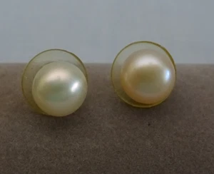 14K Solid Yellow Gold 9mm Button Pearl Stud Post Earrings - Picture 1 of 6