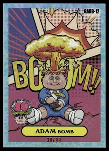 2025 Garbage Pail Kids 40th ADAM BOMB HOMAGE TO GARBAHJ BLUE 30/99 #GARB-12 - Bild 1 von 2