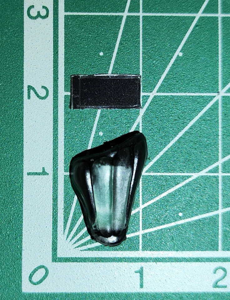 1984 Zartan repro left knee pad + sticker - Image 1 of 1