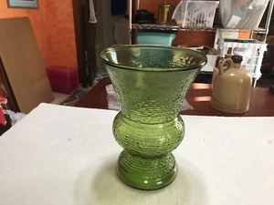 Jarrón grande de vidrio verde texturizado ~ 10 pulgadas de alto - Imagen 1 de 5