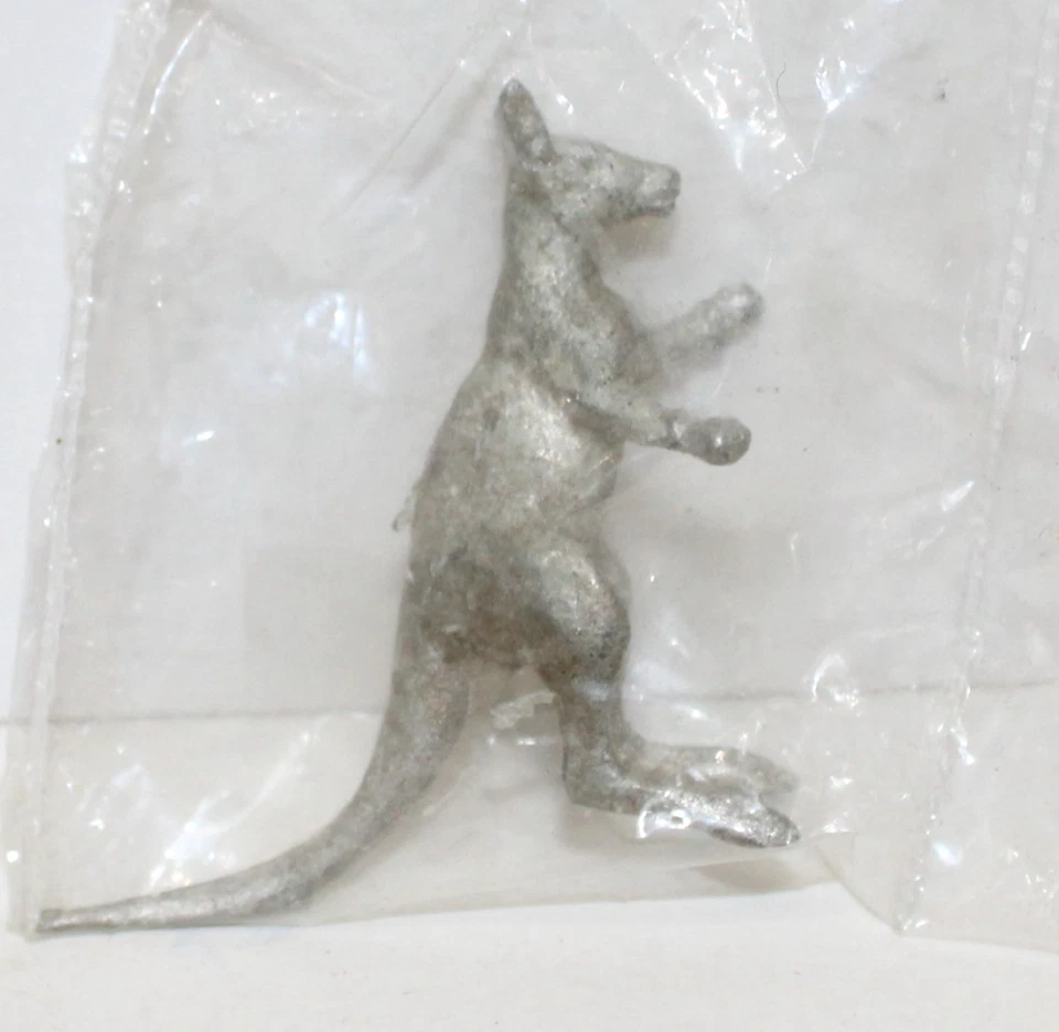 Cast Metal O O27 1:48 Cast Metal Kangaroo 1.5" tall Unpainted New - Image 1 of 1