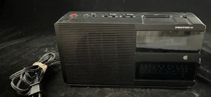 Radio reloj AM/FM Proton 320 vintage - probado Y funciona muy bien - Imagen 1 de 7
