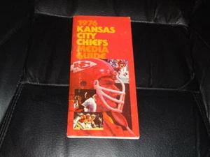 1976 KANSAS CITY CHIEFS NFL FOOTBALL MEDIA GUIDE  NEAR MINT - Picture 1 of 2