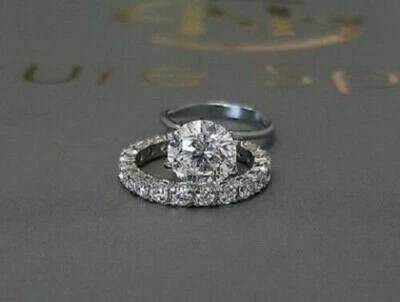 Juego de anillos de boda de zafiro blanco de 5,50 quilates creados en laboratorio acabado en oro blanco en tamaño 7,5 Foto 1 de 3