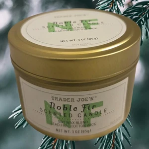 Trader Joe's 10-Stunden EDLE TANNE Duftkerze Fresh Alpine Winter ** Limitiert ** - Bild 1 von 2