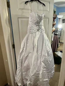 New David's Bridal Oleg Cassini White Strapless Wedding Dress Size 6 CPK512 - Picture 1 of 16