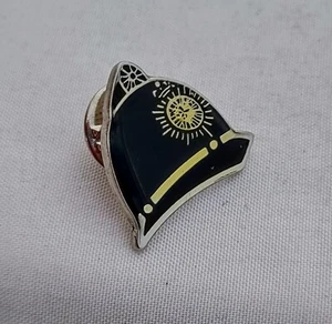 Vintage POLICEMAN BOBBY Helmet London England Enamel Pin Brooch .75" - Picture 1 of 3