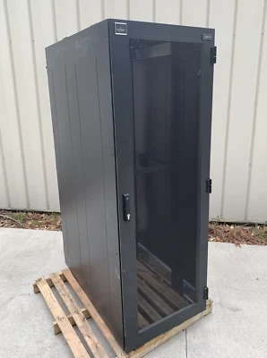 Rack de servidores Emerson Knurr DCM 42U 78"-48"-28" Foto 1 de 4