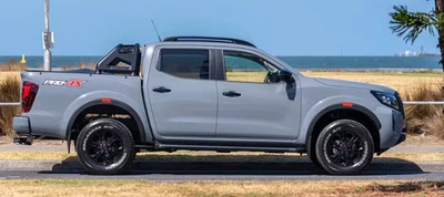 Calcomanías adhesivas utilitarias Nissan Navara Pro 4X panel cuarto trasero gráficos 4x4 Foto 1 de 4