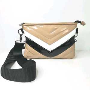 THINK ROYLN Womens Bag Vonn Tan Black Chevron Crossbody-Read *Flaw* - Foto 1 di 13