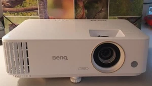 BenQ TH585P Full HD DLP-Beamer 3500 ANSI-Lumen 1920 x 1080 Full HD - Bild 1 von 3