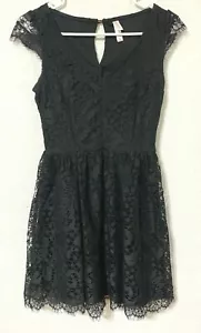 Xhilaration girls short sleeve dress, 35" long, lacey design w/ a open back, XS - Picture 1 of 6