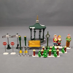 Dept 56 Christmas Snow Village Town Center Lot 17 Signs Fence Gazebo Carolers  - Picture 1 of 14
