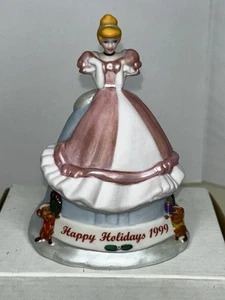 Walt Disney World Cinderella Happy Holidays 1999 Ceramic Bell with Box Vintage - Picture 1 of 22