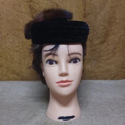 WOW!! VINTAGE 1950'S BLACK FOX TAILED HAT!! - Image 1 of 4