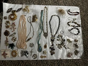 Misc Jewelry Lot. 1.35 Lbs - Picture 1 of 12
