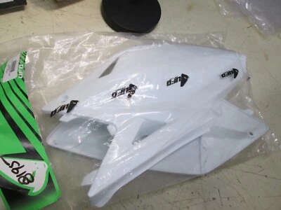UFO   SIDE PANEL COVER SET -  SUZUKI RMZ250 2010-2018 / WHITE - Image 1 of 3