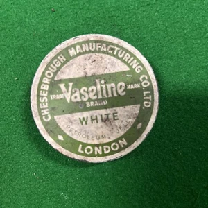 Vintage Chesebrough Pond’s Ltd 'Vaseline’ Tin - Green/Cream Version - Picture 1 of 3