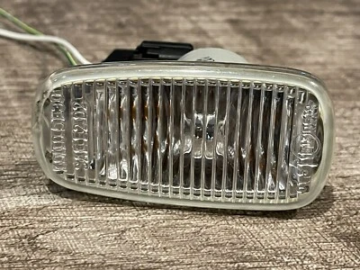 Lámpara de separación de guardabarros derecho Toyota Scion xB 2005-10 con enchufe usada Foto 1 de 4