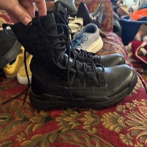 Talla 6.5 Nike SFB Gen 2 8" Botas Tácticas de Combate Militar Negras Para Hombre 922474-001 - Imagen 1 de 6