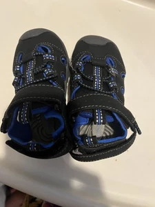 Kids Sandels - Picture 1 of 3